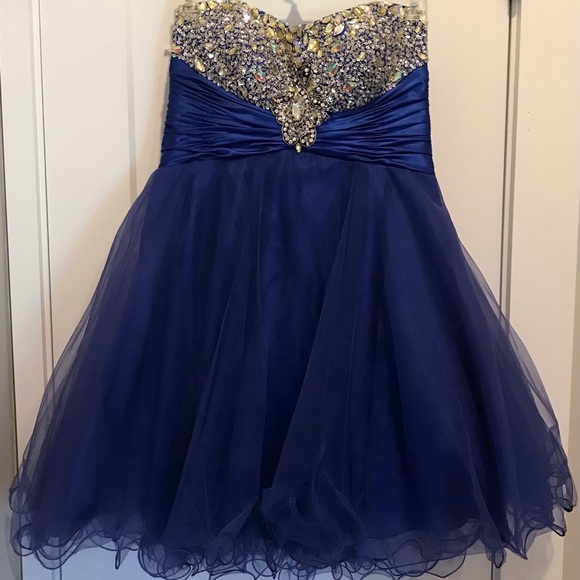 Homecoming dress w/beautiful crystal work - Picture 2 of 4